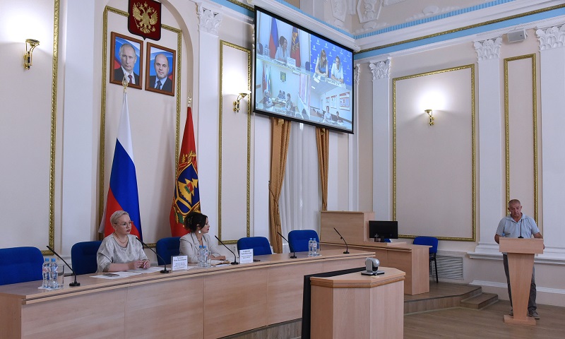 Состоялось заседание межведомственной комиссии Брянской области по противодействию нелегальной занятости.